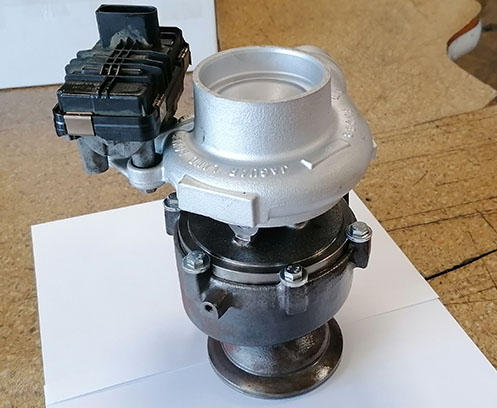 reconditionata land rover evoque 20td 132kw 1 Turbosuflanta AUTO noua sau reconditionata Reconditionata Land Rover EVOQUE 2.0TD